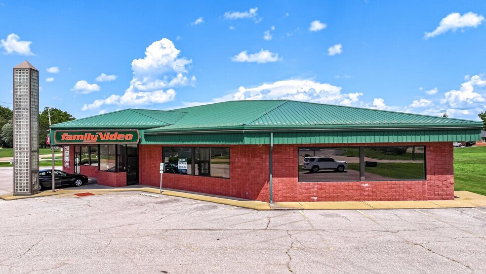 More Photos Of 1838 Central Plaza Dr, Belleville General Retail For Lease