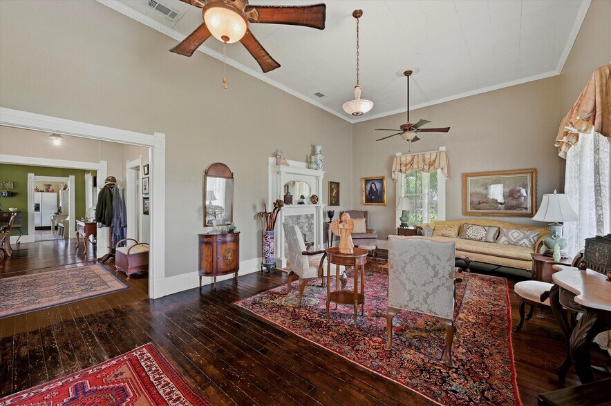 More Photos Of 202 E Main St, Celina Flex For Sale