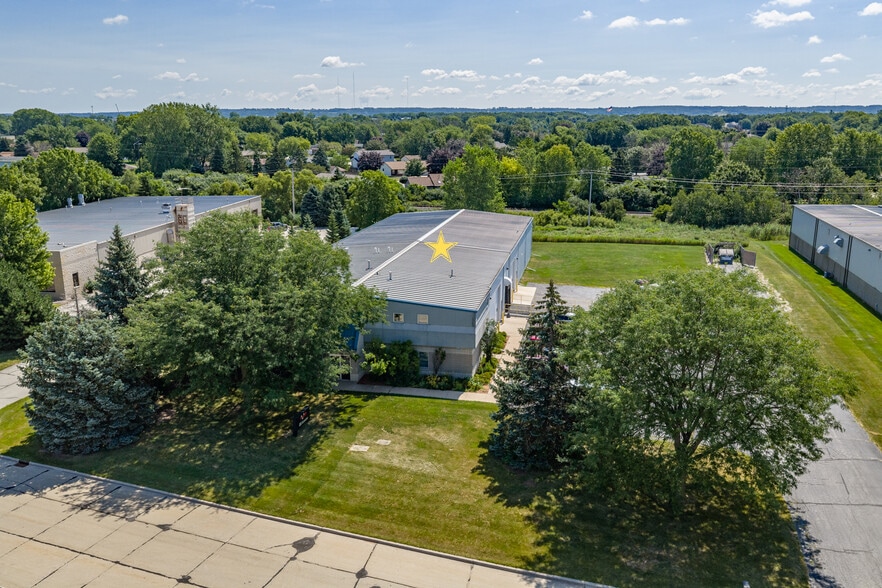 More Photos Of 1725 Suburban Dr, De Pere Manufacturing For Sale