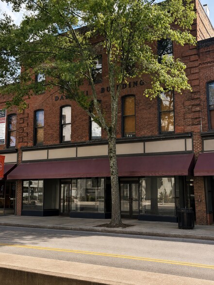 More Photos Of 111-119 W Washington St, Suffolk Apartments For Lease