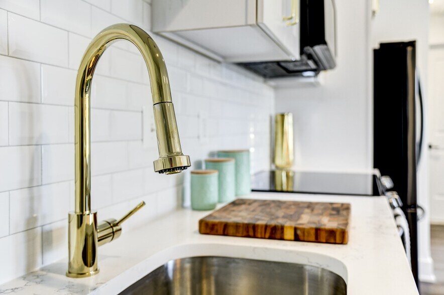 More Photos Of 1122 Bladensburg Rd NE, Washington Apartments For Sale