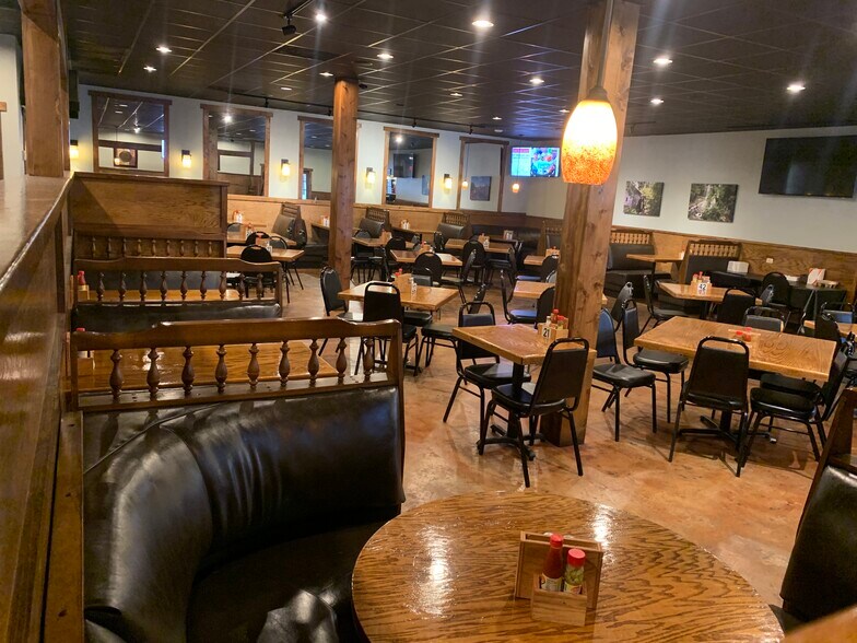 More Photos Of 116 Ann St, Pickens Restaurant For Sale