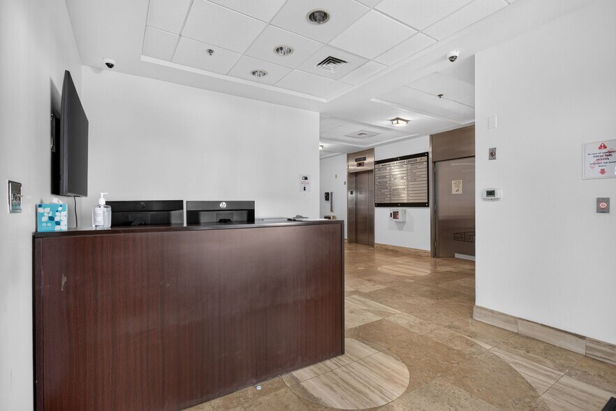 More Photos Of 225 N Federal Hwy, Pompano Beach Office For Lease