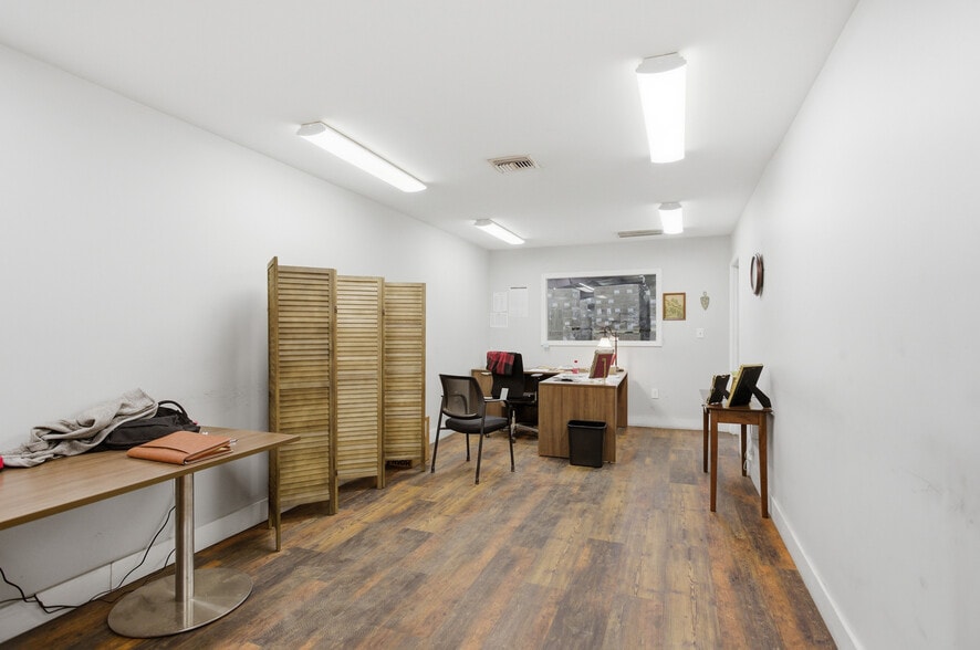 More Photos Of 810 Shiloh Rd, Piedmont Warehouse For Sale