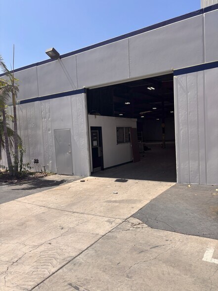 More Photos Of 1411 N Daly St, Anaheim Manufacturing For Lease