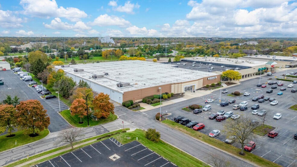 More Photos Of 133 Huber Village Blvd, Westerville Department Store For Sale