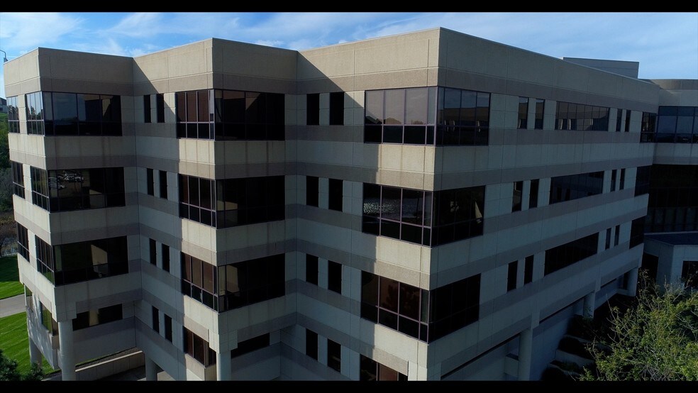 More Photos Of 2627 KFB Plz, Manhattan Office For Lease