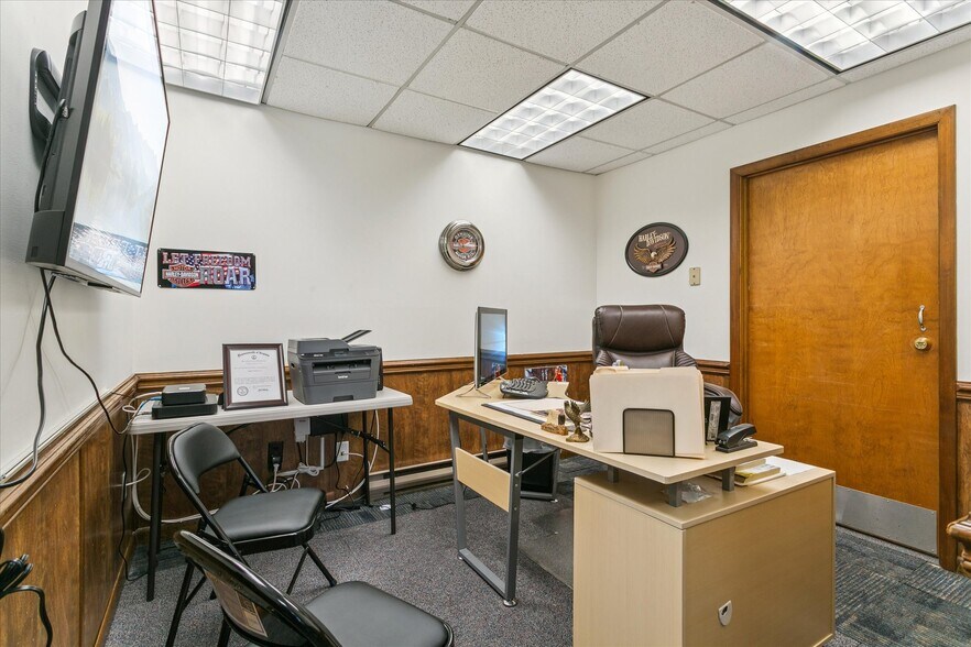 More Photos Of 110 Production Dr, Yorktown Manufacturing For Sale