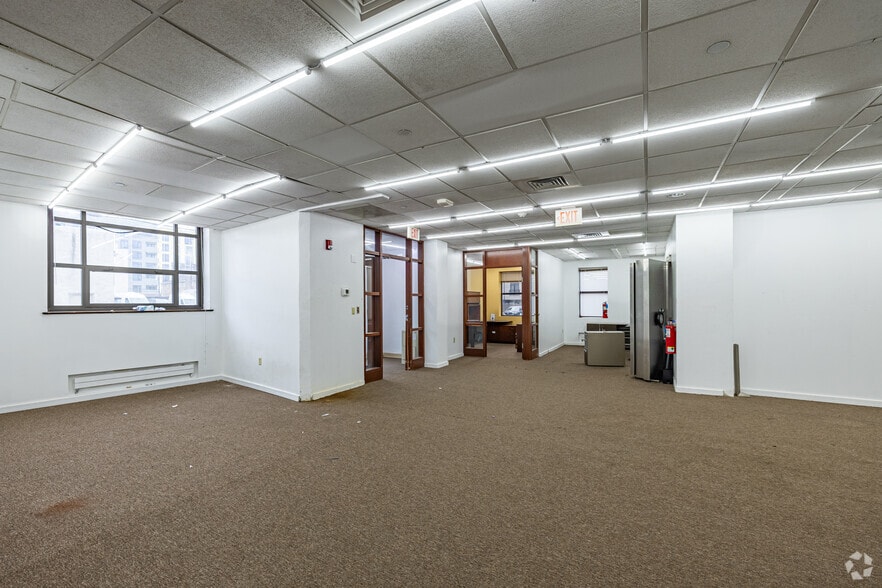 More Photos Of 201 N Wood Ave, Linden Bank For Lease