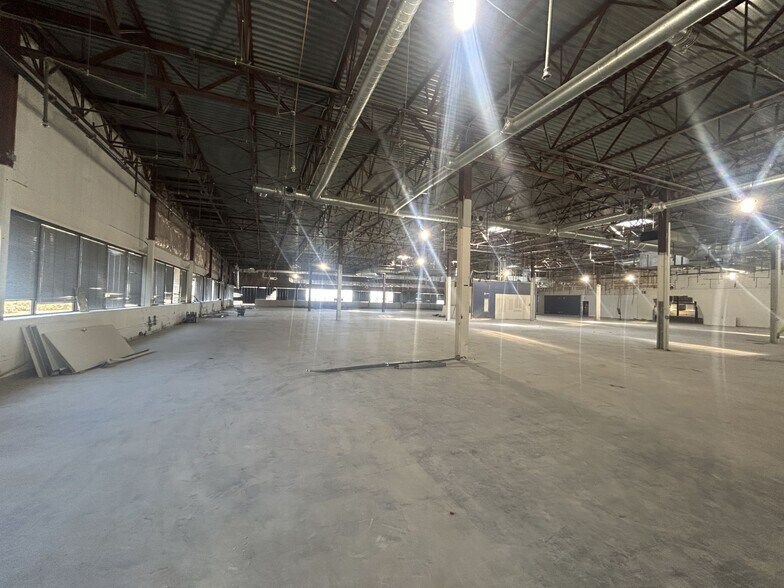 More Photos Of 36 Apple Ridge Rd, Danbury Manufacturing For Sale