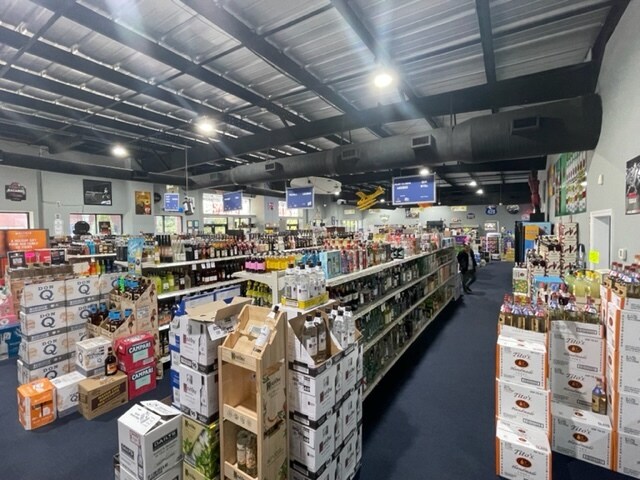 More Photos Of 102 Lexington Cir, Peachtree City Freestanding For Sale