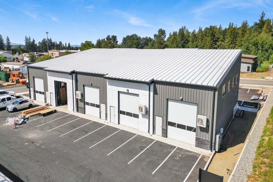 More Photos Of 115 Duffner, Lynden General Retail For Lease