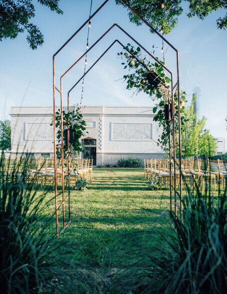 More Photos Of 1601 Chalk Hill Rd, Dallas Loft Creative Space For Sale