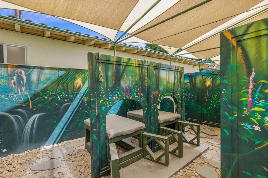 More Photos Of 526 S Warm Sands Dr, Palm Springs Hotel For Sale