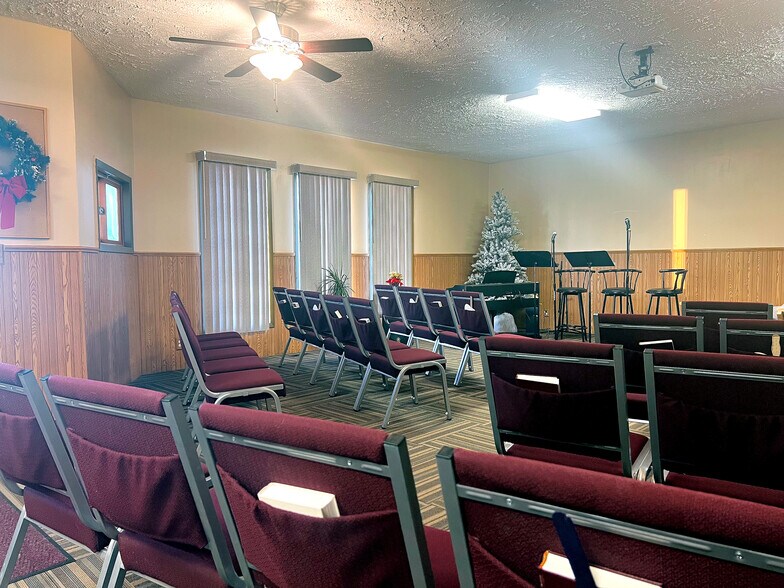 More Photos Of 418 S 14th St, Wymore General Retail For Sale