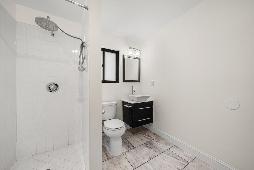 More Photos Of 112 SE 10th St, Delray Beach Office Residential For Sale