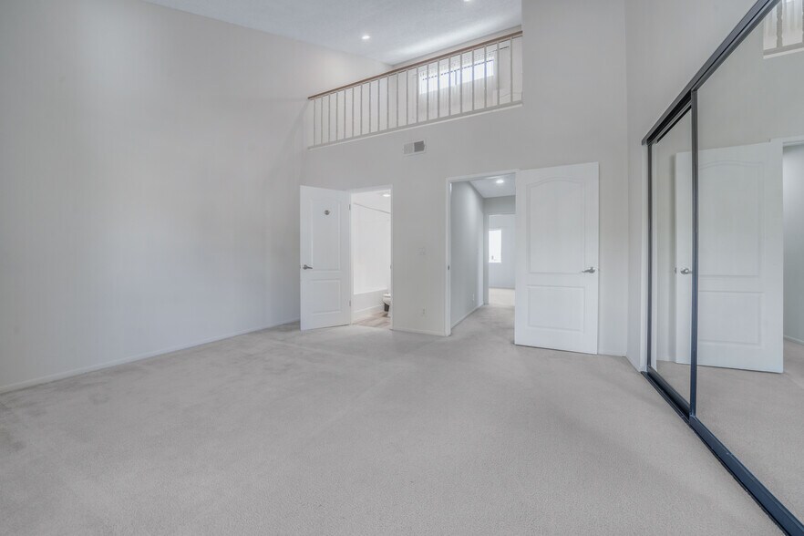 More Photos Of 638 E Tujunga Ave, Burbank Apartments For Sale