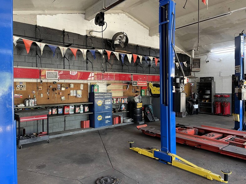 More Photos Of 4004 Hixson Pike, Chattanooga Service Station For Sale