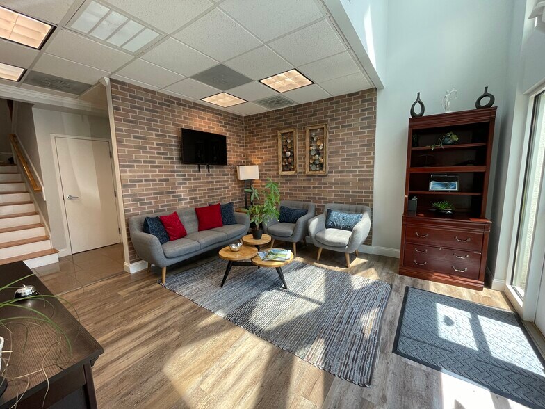 More Photos Of 4646 Princess Anne Rd, Virginia Beach Office For Sale