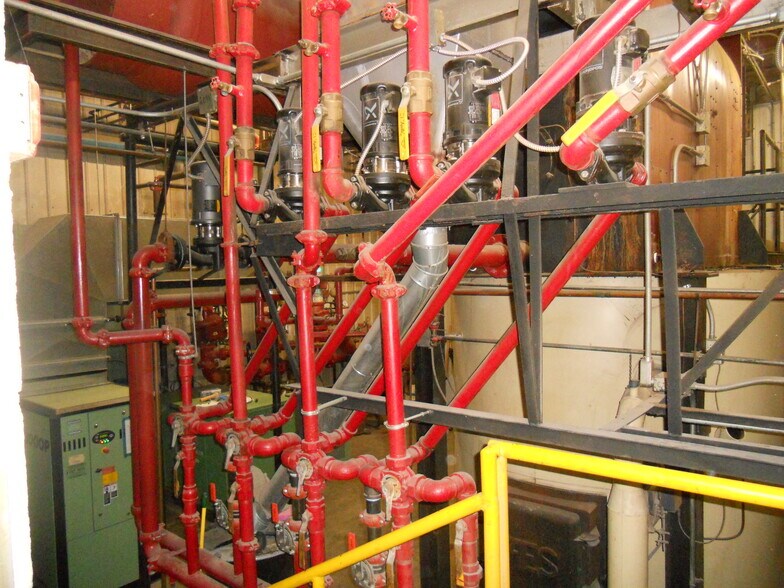 More Photos Of 10 Precision Dr, North Springfield Industrial For Lease