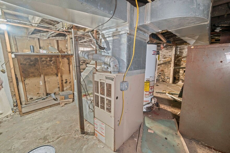 More Photos Of 5447 Belair Rd, Baltimore Storefront Retail Office For Sale