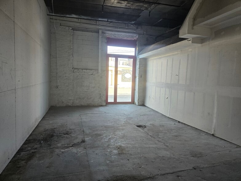 More Photos Of 51 Van Brunt St, Brooklyn Warehouse For Lease