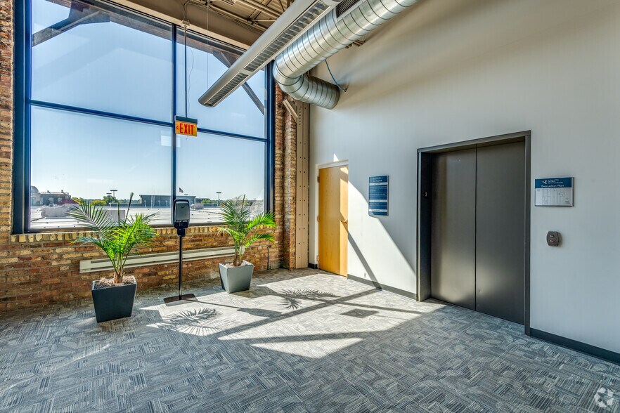 More Photos Of 6737 W Washington St, West Allis Office For Lease