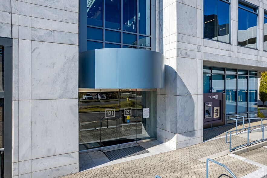 More Photos Of 121 Perimeter Ctr W, Atlanta Coworking Space