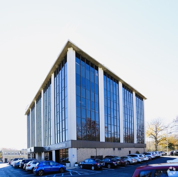 Primary Photo Of 35 E Grassy Sprain Rd, Yonkers Office For Lease