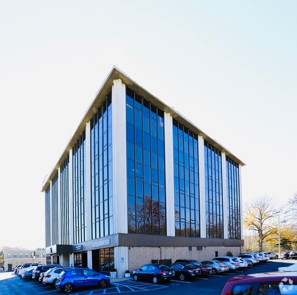 Primary Photo Of 35 E Grassy Sprain Rd, Yonkers Office For Lease