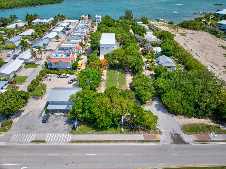 More Photos Of 14 125th Street Gulf, Marathon Office Residential For Sale