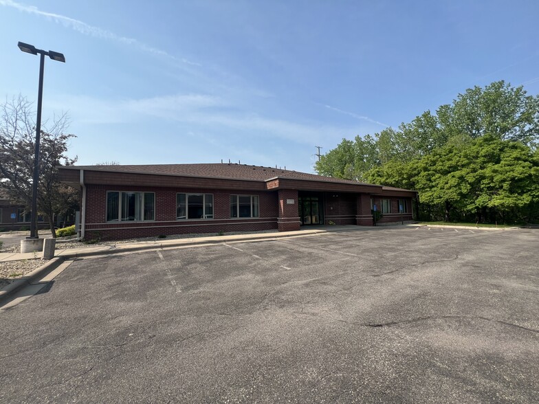 More Photos Of 13770 Frontier Ct, Burnsville Office For Sale