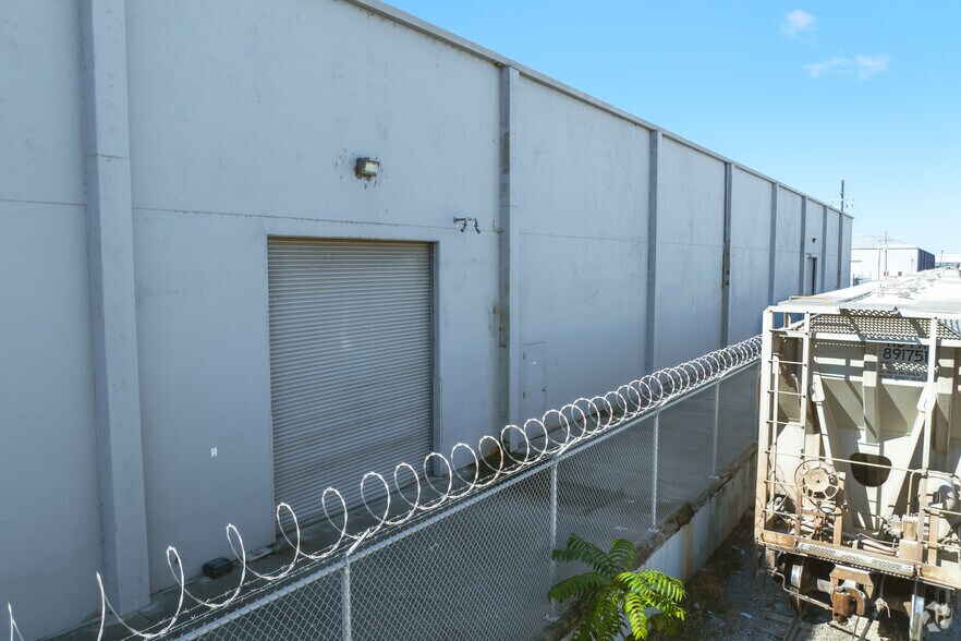 More Photos Of 1195 N Gertrude Ave, Stockton Warehouse For Sale
