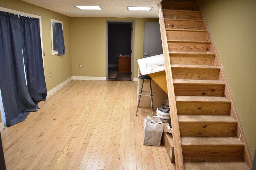 More Photos Of 135 Howard Rd, Fulton Industrial For Sale