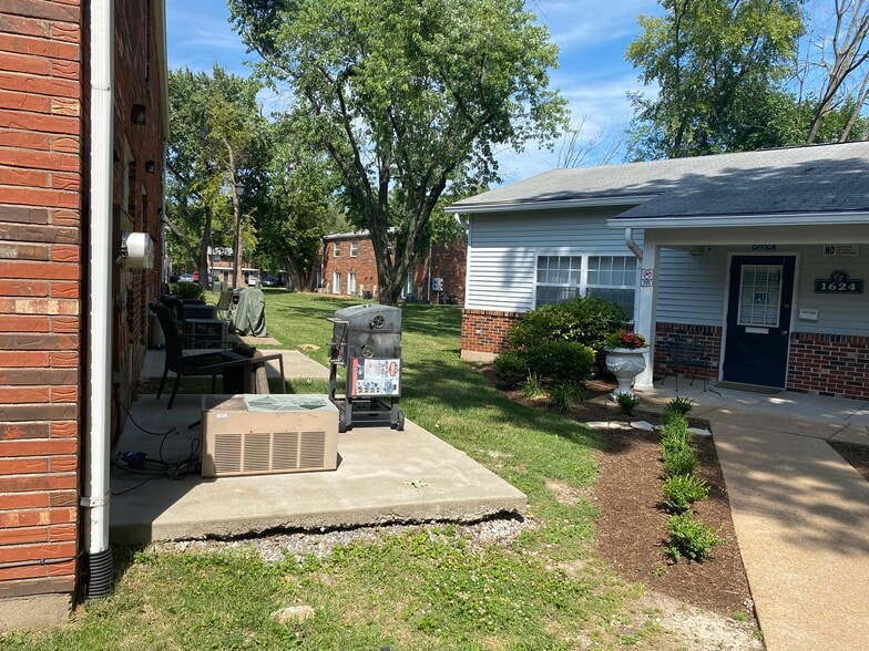 More Photos Of 1624 Northwinds Estates Dr, Saint Louis Apartments For Sale