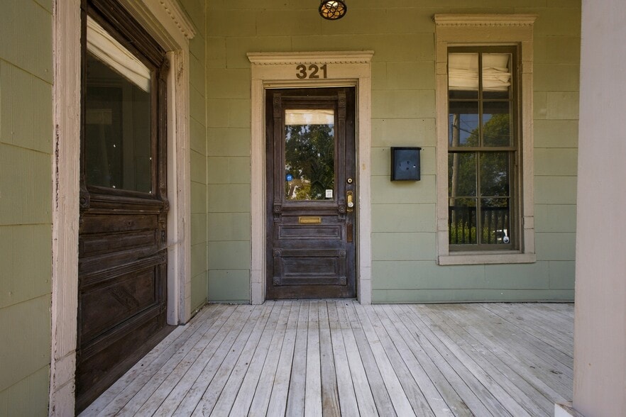 More Photos Of 321 29th Ave N, Nashville Office Residential For Sale