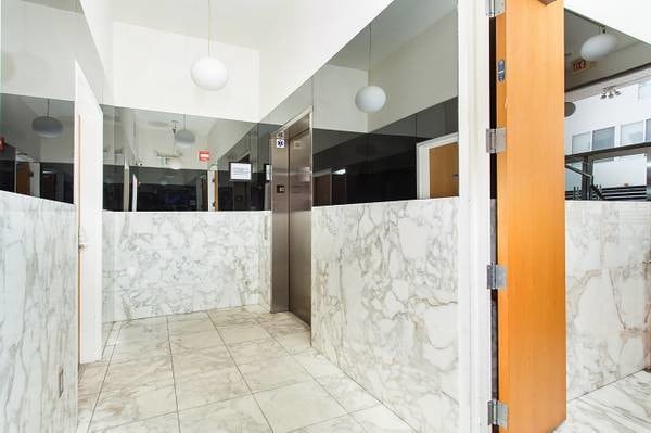 More Photos Of 8 Brooks Ave, Venice Apartments For Lease
