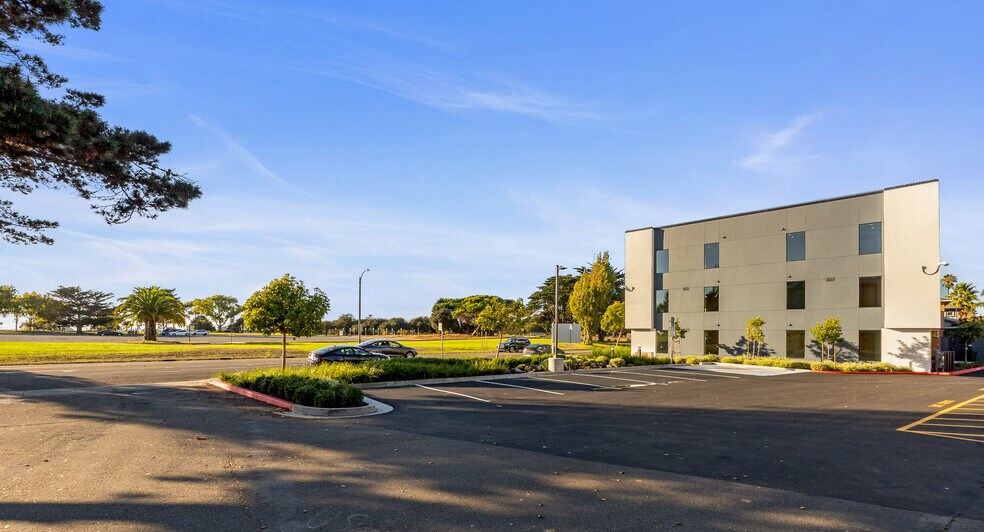 More Photos Of 512 Westline Dr, Alameda Medical For Lease
