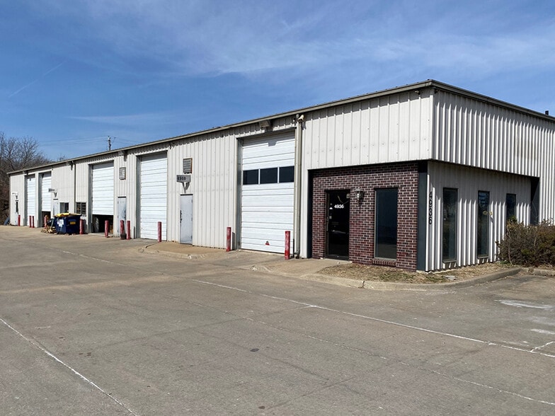 Primary Photo Of 4936-4952 Hadley St, Overland Park Service For Lease
