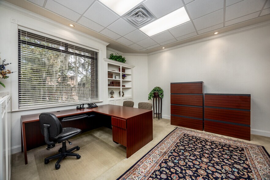 More Photos Of 2750 NW 43rd St, Gainesville Office For Lease