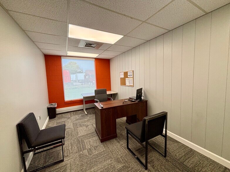 More Photos Of 1231 Roth Dr, Lansing Office For Sale