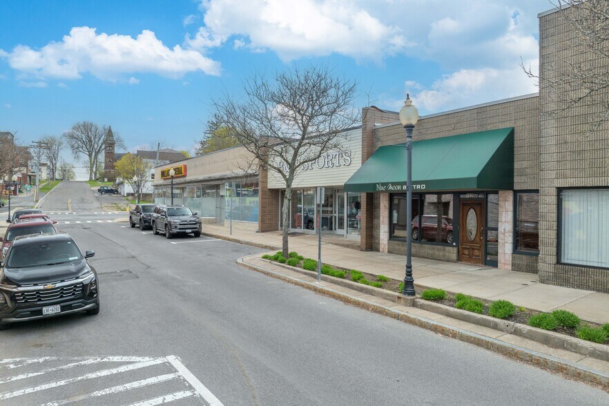 More Photos Of 122 Cayuga St, Fulton Restaurant For Sale