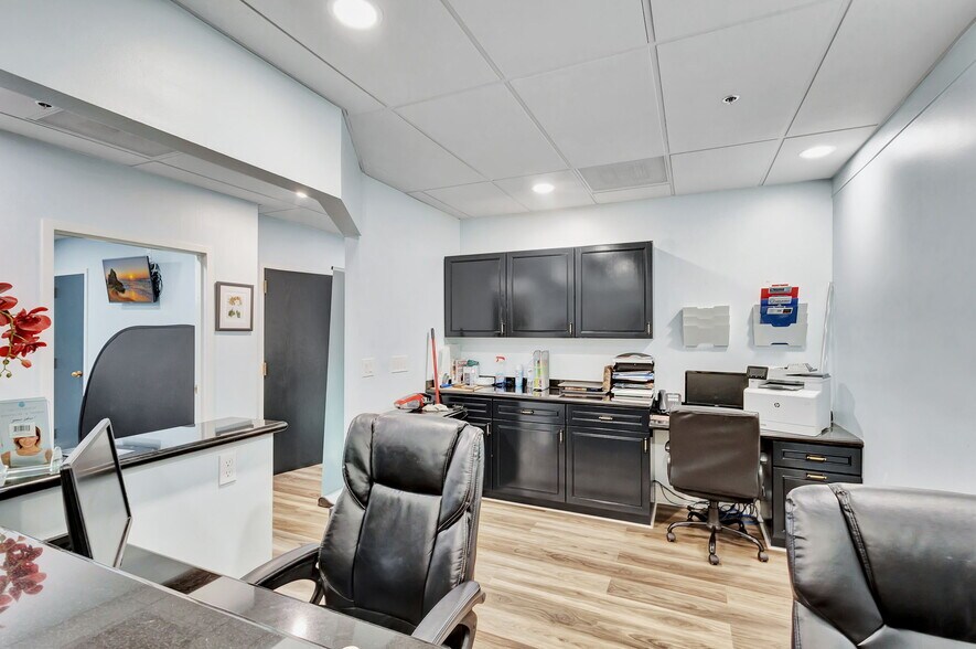 More Photos Of 13005 Southern Blvd, Loxahatchee Groves Medical For Sale