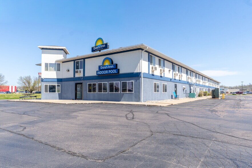 More Photos Of 3000 Singing Hills Blvd, Sioux City Hotel For Sale
