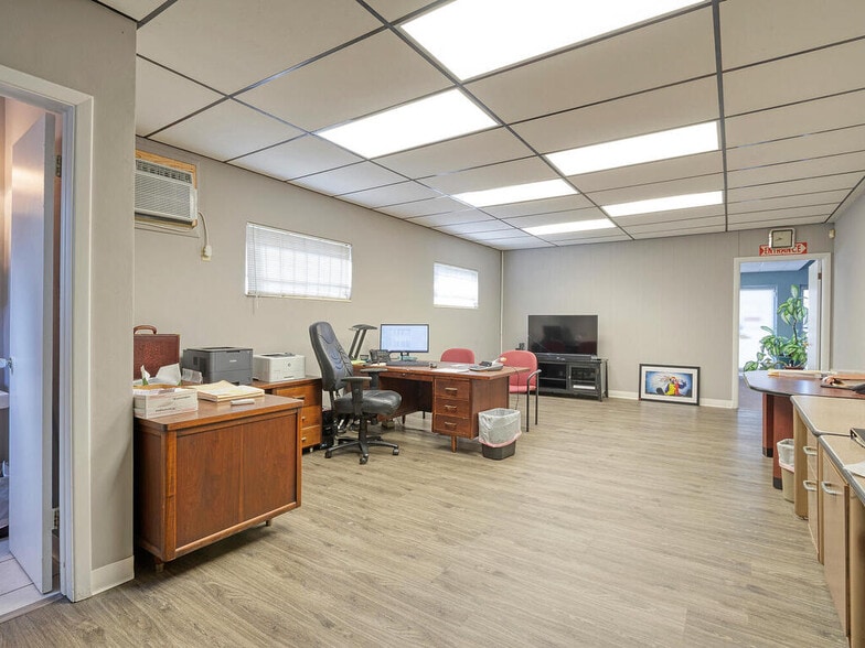 More Photos Of 1311 S Missouri Ave, Clearwater Freestanding For Sale