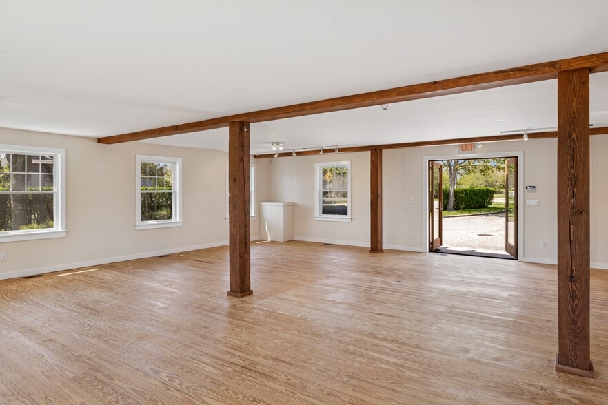 More Photos Of 103 Hayground Rd, Water Mill Unknown For Lease