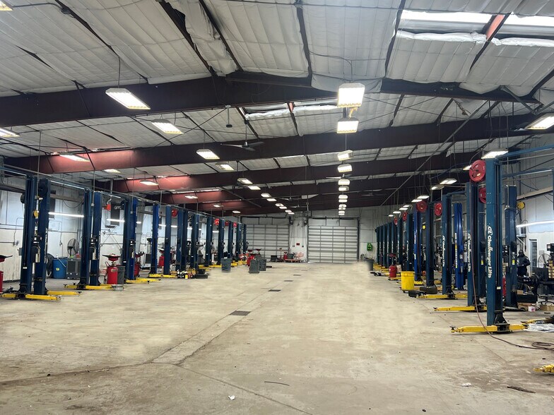 More Photos Of 6730 Gulf Fwy, Houston Warehouse For Sale
