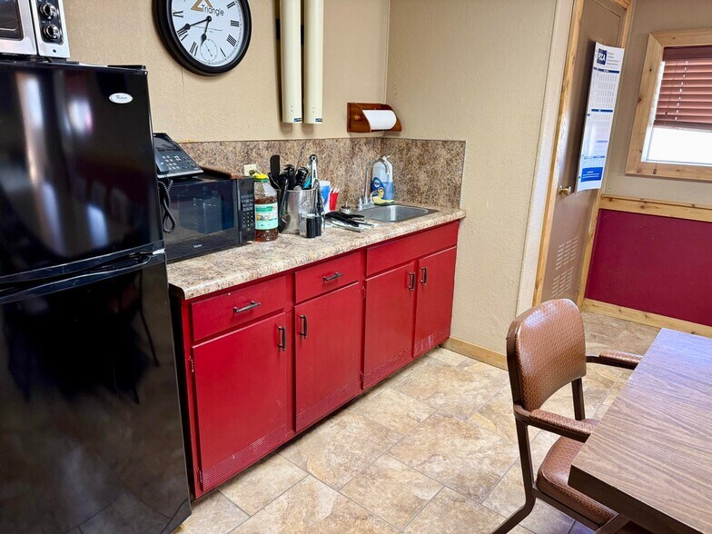 More Photos Of 801 Harrison Ave, Lorenzo Office For Sale