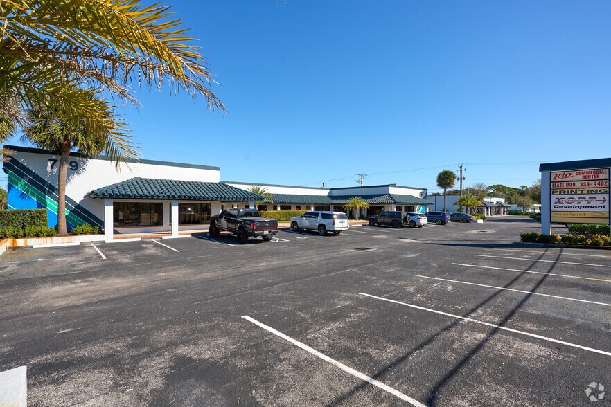 More Photos Of 895 NE Dixie Hwy, Jensen Beach Unknown For Lease