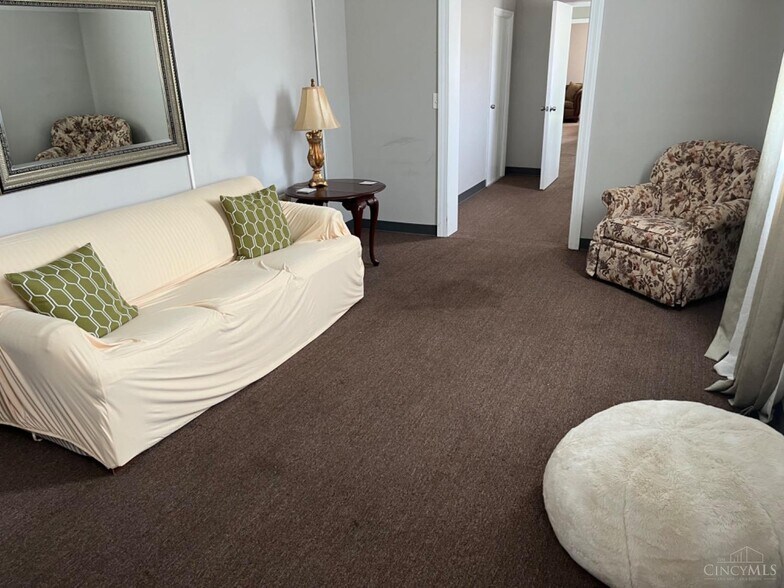 More Photos Of 1316 Chestnut St, Hamilton Industrial For Sale